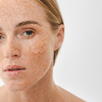 Free 🎁 Intensively moisturizing face and neck serum